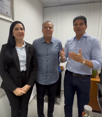 Ao Lado Do Prefeito Joaquim Neto E Da Deputada Ludmilla Claudio Cajado