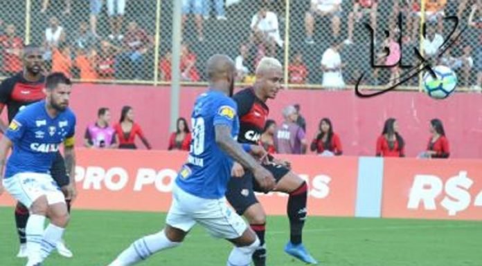 Jogando em casa, Vitória empata com o Cruzeiro