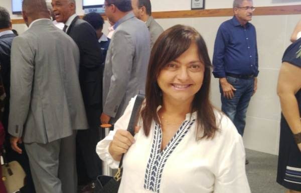 Alice Portugal pede esclarecimentos a Rodrigo Maia sobre invasão de gabinete