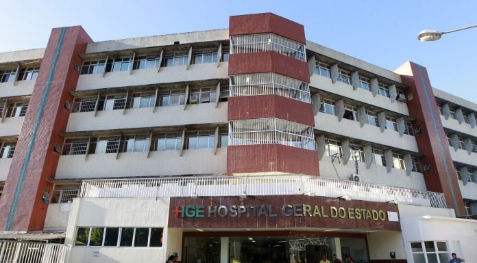Terceirizados param atividades em hospitais estaduais; HGVC e HGE aderem a protesto