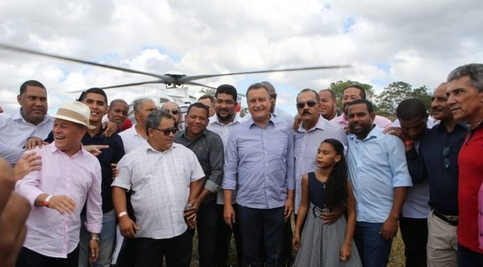 Em Aramari, Rui Costa entrega trecho pavimentado de 20 quilômetros da BA-504