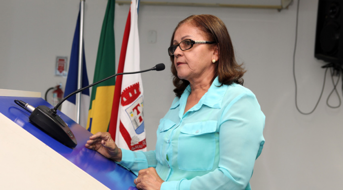 “A Câmara de Vereadores tem culpa nos problemas enfrentados pela população com a implantação da zona azul”, diz vereadora Raimunda Florencio