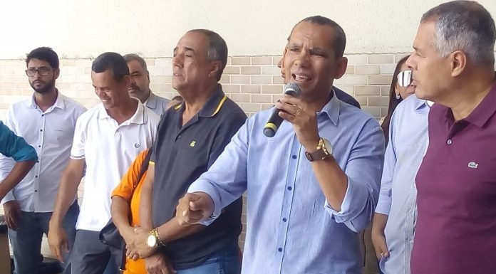 “O prefeito Joaquim Neto está fazendo as obras que as gestões anteriores não fizeram”, diz líder do governo na Câmara