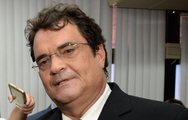 PSB tenta emplacar Ângelo Almeida em cargo no governo do estado