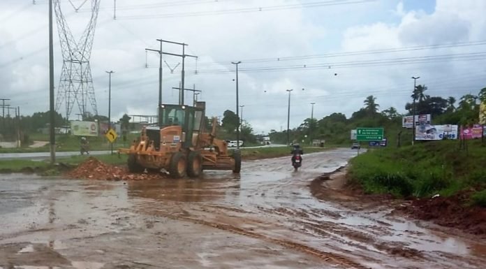 Prefeitura de Alagoinhas faz reparos emergenciais no Trevo de Araçás