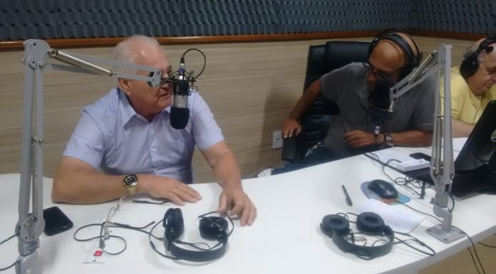 Em entrevista na 95,7 FM, Ademar Simões alerta sobre a situação financeira da prefeitura de Inhambupe