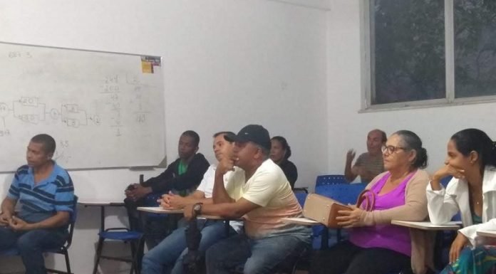 Permissionários da Praça Rui Barbosa se reúnem com representantes da prefeitura para pedir melhorias no local