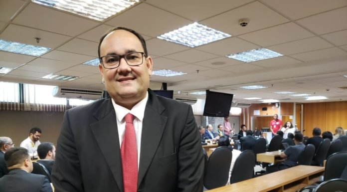 Em audiência na ALBA, prefeitura apresenta soluções para a permanência da Justiça Federal em Alagoinhas