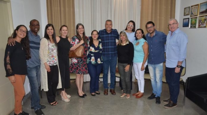 Prefeito Joaquim Neto dá posse a cinco novas servidoras