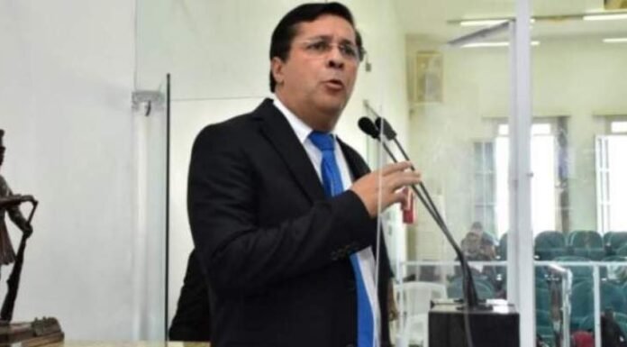 Presidente da Câmara de Feira de Santana diz que vai entregar à polícia provas da tentativa de Colbert de forjar escândalo sexual