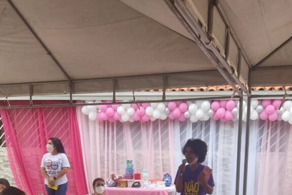 Violência doméstica e liberdade é tema de bate-papo em ação alusiva ao Outubro Rosa em Alagoinhas