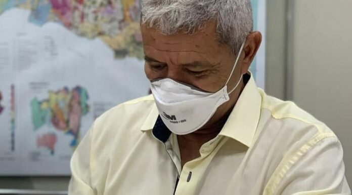 Prefeito Pequeno Sales planeja mudanças em seu governo; secretarias e diretorias serão atingidas