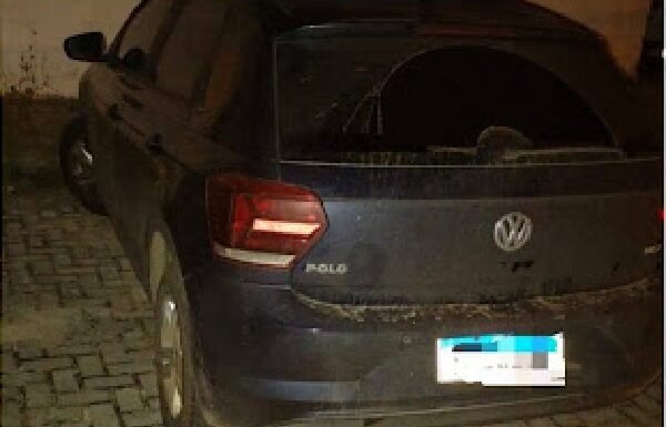 Em ação conjunta com a PRF, Policia Militar prende dois homens e apreende veiculo adulterado em Alagoinhas