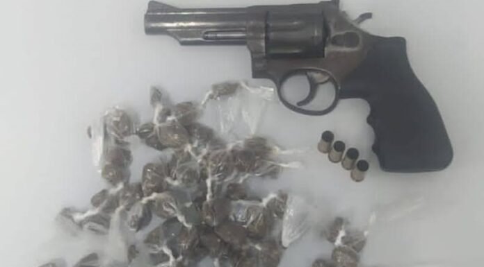 Após troca de tiros com bandidos, Polícia Militar apreende arma e drogas em Alagoinhas