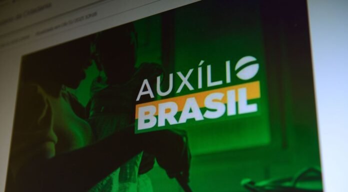 Lei que cria o Auxílio Brasil é publicada no Diário Oficial da União