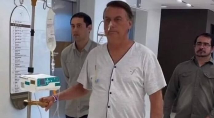 Bolsonaro deve receber alta a qualquer momento, diz filho