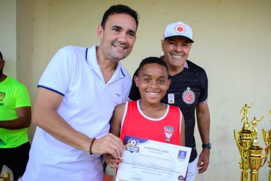 Torneio Início Futebol de Base, apoiado pela Prefeitura de Alagoinhas, certificou participantes das categorias sub-12, sub-15 e sub-17