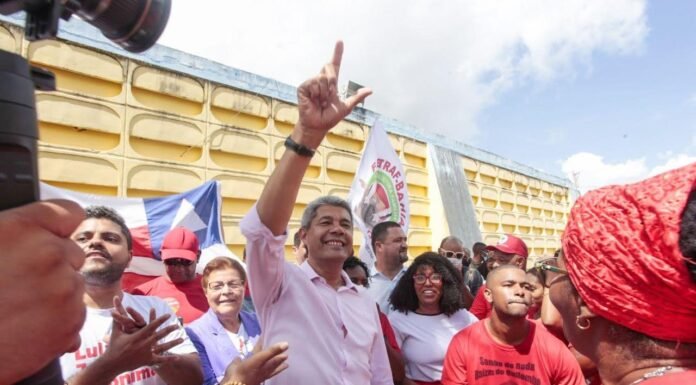 ‘A Bahia não vai voltar ao atraso’, afirma Jerônimo em ato com 23 prefeitos e mais de 20 deputados em Alagoinhas