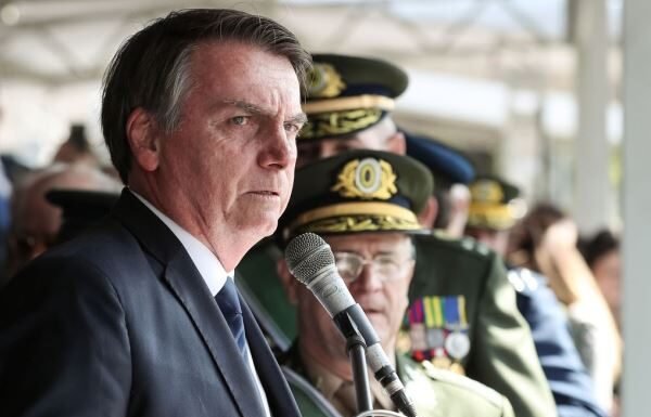 Bolsonaro fará desfile militar em Copacabana no 7 de Setembro