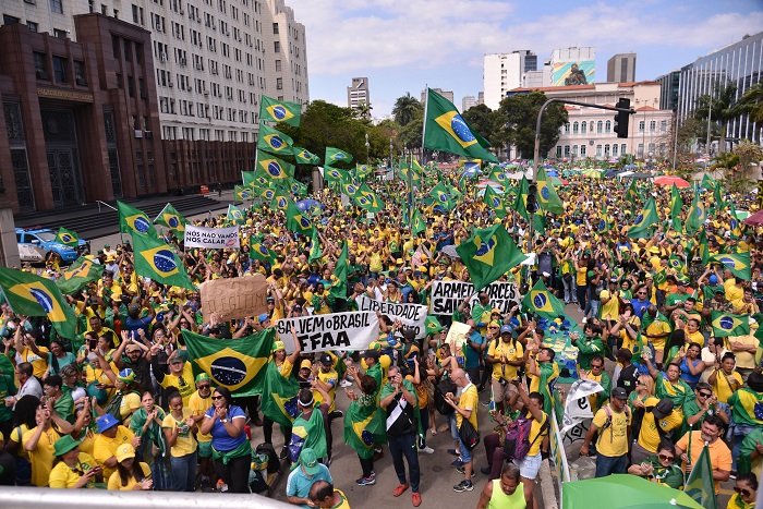PROTESTO GOLPE MILITAR MOVIMENTAÇÃO