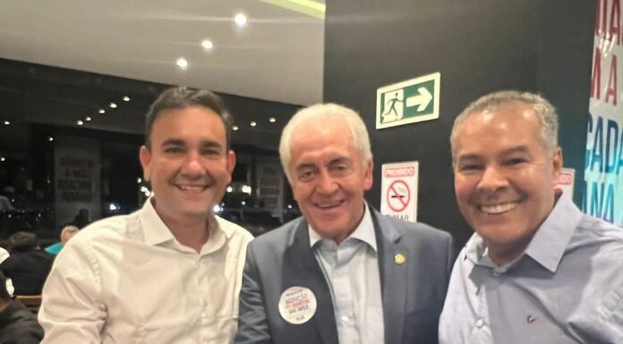 Em Brasília, Gustavo Carmo acompanha Joaquim Neto em encontro de prefeitos baianos com congressistas