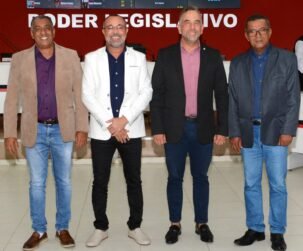 vereadores-elogiam-reinauguracao-da-policlinica-municipal-303x251