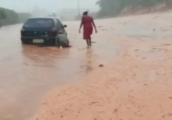 136832temporal-alaga-ruas-de-entre-rios-e-deixa-mais-de-100-familias-desabrigadas-3