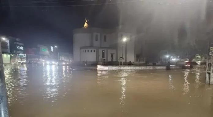 Chuva intensa causa estragos em Alagoinhas; veja bairros afetados