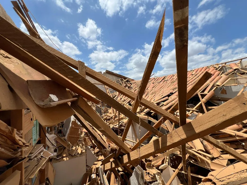 Teto-de-almoxarifado-de-hospital-municipal-desaba-0130191000202501050817-ScaleDownProportional