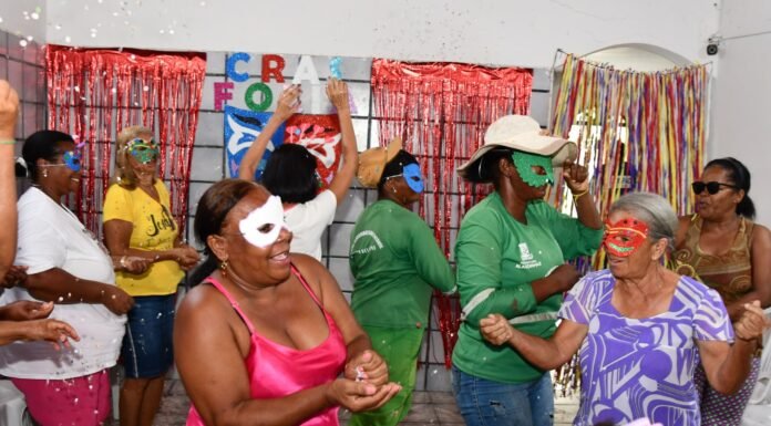 Confete e serpentina: CRAS Boa União se entrega ao Carnaval