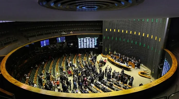 Congresso reduz em 84% verba de incentivo à cultura