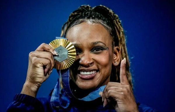Rebeca Andrade faz história e vence Prêmio Laureus, o “Oscar do Esporte”