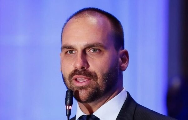 ‘Só volto quando Moraes for sancionado’, diz Eduardo Bolsonaro sobre voltar ao Brasil