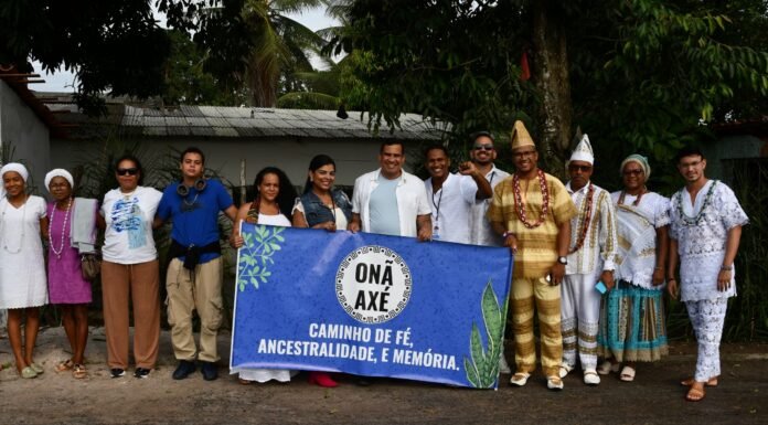 Cortejo Afro Onã Axé celebra religiões de matriz africana em Alagoinhas