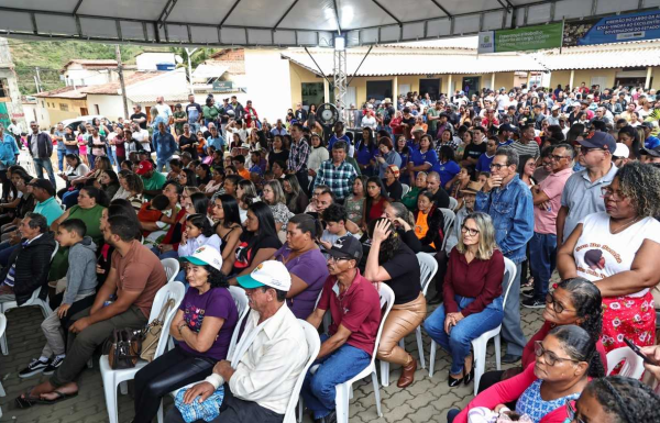 Estado realiza entregas voltadas à agricultura familiar em 4 municípios do Médio Sudoeste baiano