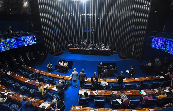 Pedido de impeachment contra Flávio Dino se soma a outras 54 ações pendentes no Senado