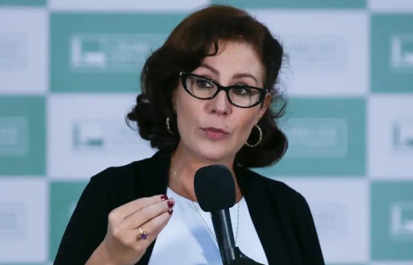 Moraes abre nova investigação contra Carla Zambelli por obstrução de Justiça e coação