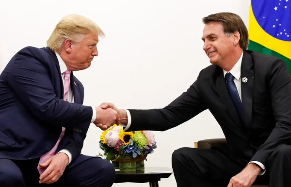 Trump volta a defender Bolsonaro e fala em ‘caça às bruxas’