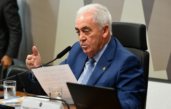 Otto pede investigação imediata sobre lucro bilionário antes de Trump taxar o Brasil