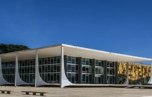 Governo ignora reunião conciliadora e solicita ao STF que reestabeleça alta do IOF
