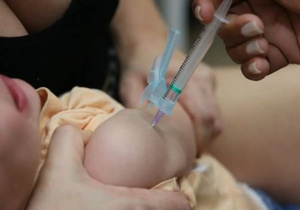 Vacinacao-Valter-Campanato-Agencia-Brasil (1)