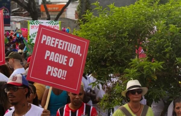 2 de Julho: Professores e movimentos ambientalistas realizam protestos