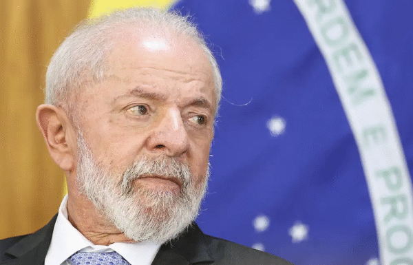 Após tarifa, governo Lula lança campanha com lema ‘Brasil soberano’