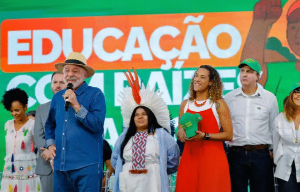 ‘Aqui ninguém põe a mão’, diz Lula após EUA demonstrarem interesse em minerais brasileiros