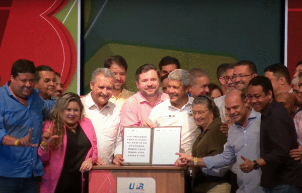 Jerônimo e Rui anunciam R$ 265 milhões para Minha Casa, Minha Vida