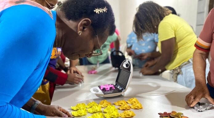 Prefeitura oferece curso gratuito de flores artificiais com certificação