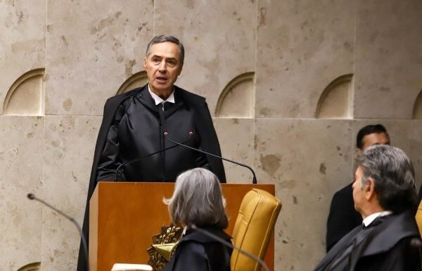 Em último ato, Luís Roberto Barroso vota a favor da descriminalização do aborto