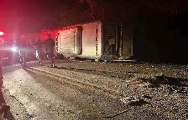 Tragédia: acidente com ônibus que vinha à Bahia deixa 15 mortos e 17 feridos