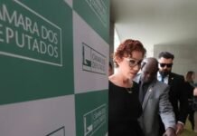 Extradição de Zambelli da Itália deve ocorrer em 2026, diz colunista