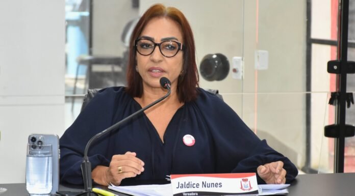 Vereadora Jaldice Nunes destaca 4ª Feira de Empreendedorismo, questiona cessão de espaços públicos e gestão do Hospital Materno-Infantil
